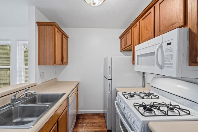 1307 Concho ST A, Austin, TX 78702