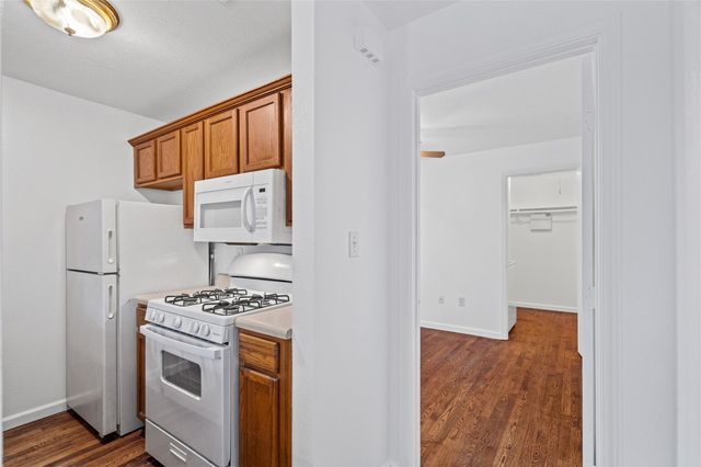 1307 Concho ST A, Austin, TX 78702