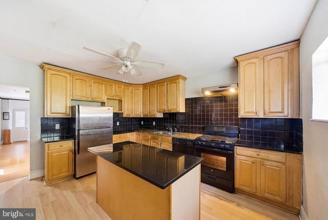 241 CHESTNUT ST, Norristown, PA 19401