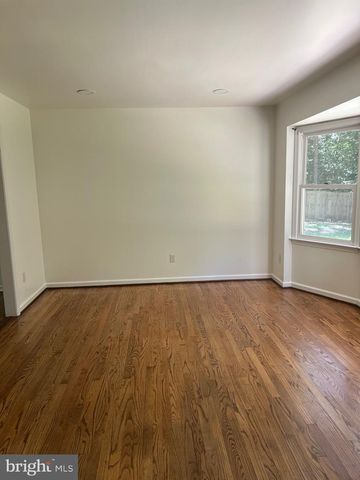 14117 BEVERLY DR, Hughesville, MD 20637