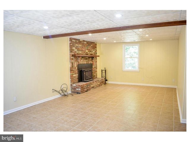 14117 BEVERLY DR, Hughesville, MD 20637