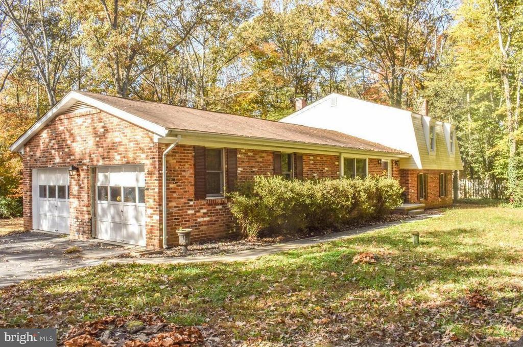 14117 BEVERLY DR, Hughesville, MD 20637