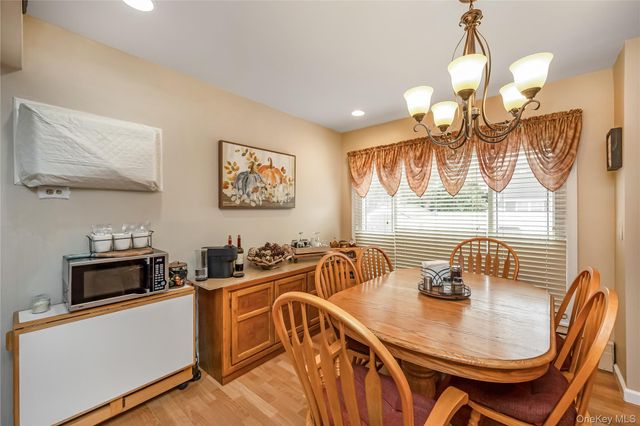 75 N Sloan Drive N, Valley Stream, NY 11580