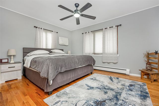 75 N Sloan Drive N, Valley Stream, NY 11580