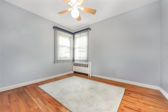 75 N Sloan Drive N, Valley Stream, NY 11580