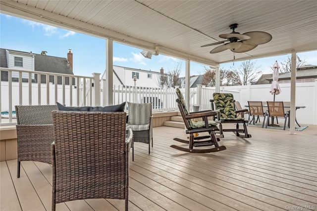 75 N Sloan Drive N, Valley Stream, NY 11580