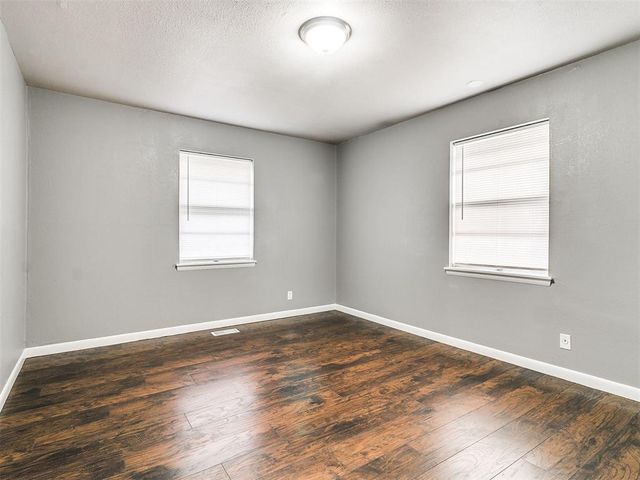8420 N Harvey Place, Oklahoma City, OK 73114