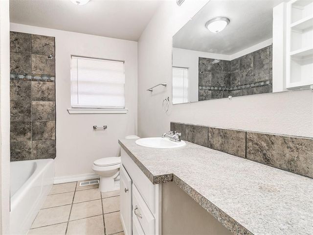 8420 N Harvey Place, Oklahoma City, OK 73114