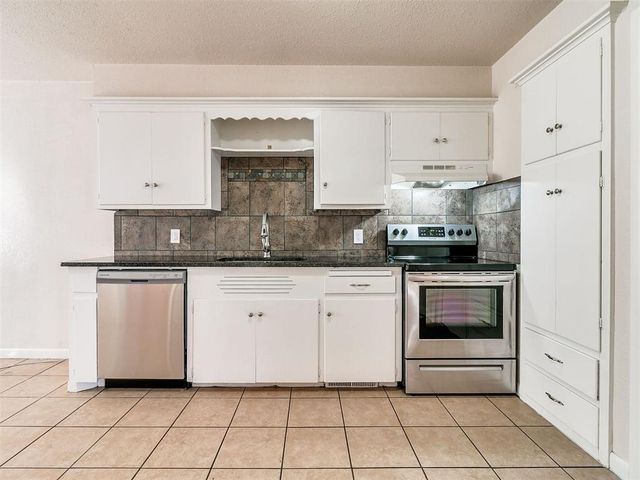 8420 N Harvey Place, Oklahoma City, OK 73114