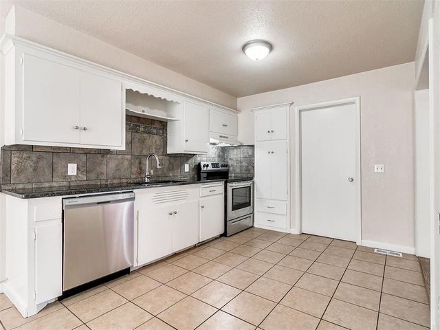 8420 N Harvey Place, Oklahoma City, OK 73114