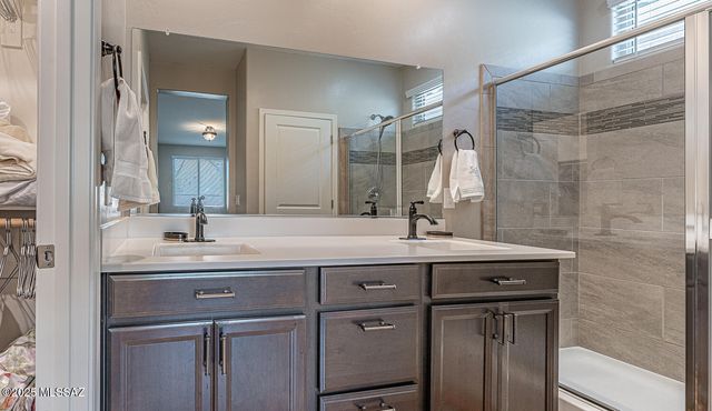 2536 W Dome Rock Drive, Green Valley, AZ 85622