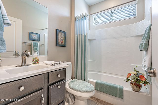 2536 W Dome Rock Drive, Green Valley, AZ 85622