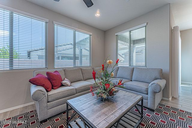 2536 W Dome Rock Drive, Green Valley, AZ 85622