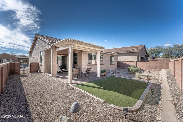 2536 W Dome Rock Drive, Green Valley, AZ 85622