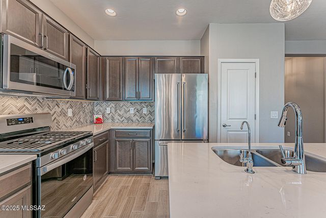 2536 W Dome Rock Drive, Green Valley, AZ 85622