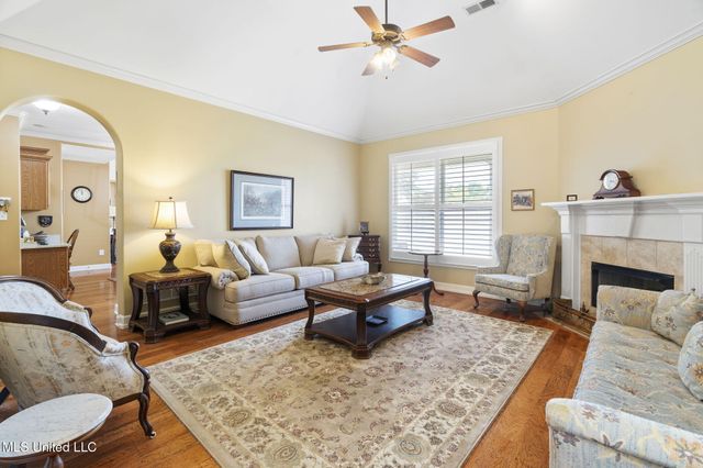 2830 S Manning Circle, Nesbit, MS 38651