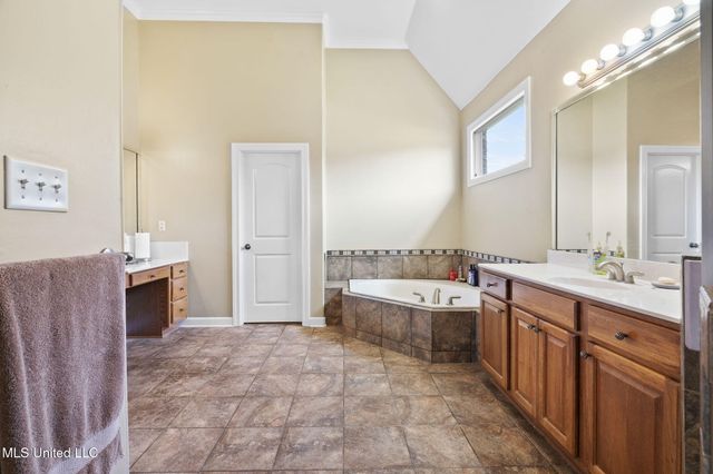 2830 S Manning Circle, Nesbit, MS 38651