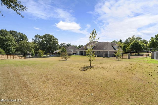 2830 S Manning Circle, Nesbit, MS 38651