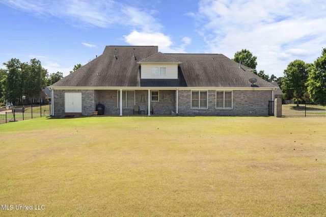 2830 S Manning Circle, Nesbit, MS 38651