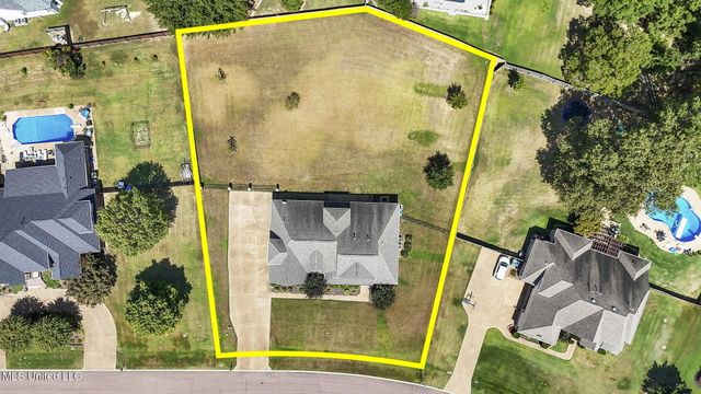 2830 S Manning Circle, Nesbit, MS 38651