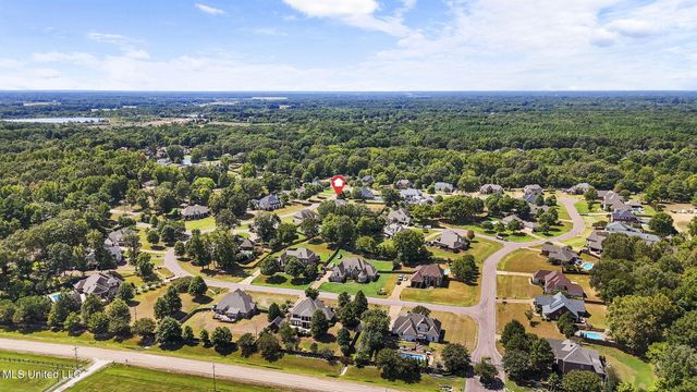 2830 S Manning Circle, Nesbit, MS 38651