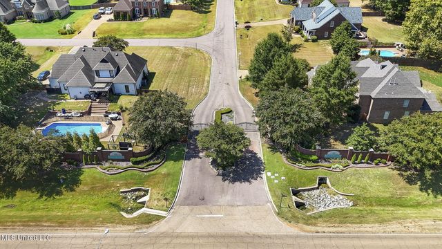 2830 S Manning Circle, Nesbit, MS 38651
