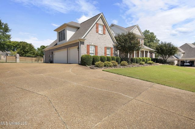 2830 S Manning Circle, Nesbit, MS 38651