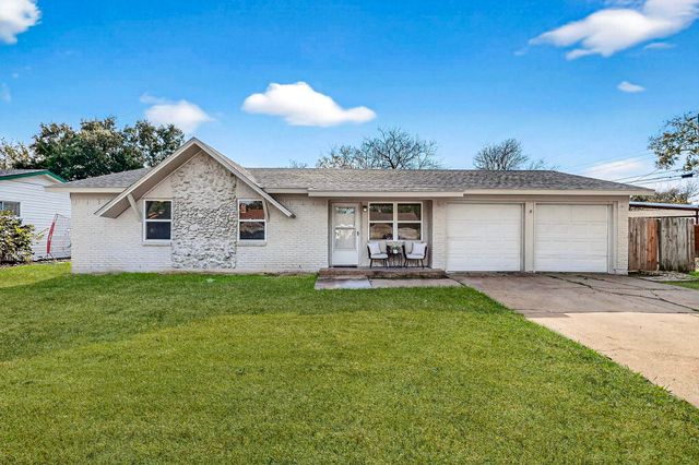 5808 Hanson Drive, Watauga, TX 76148