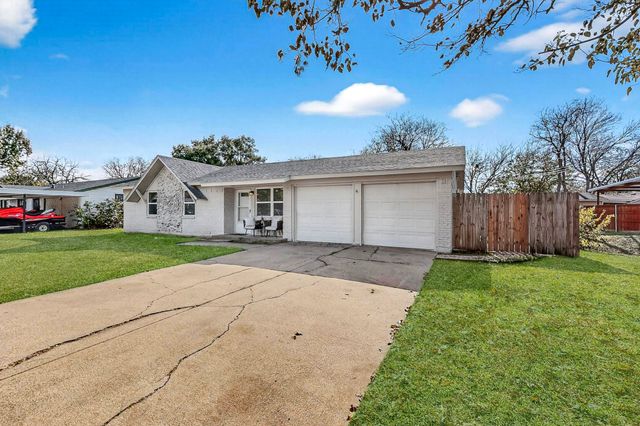 5808 Hanson Drive, Watauga, TX 76148