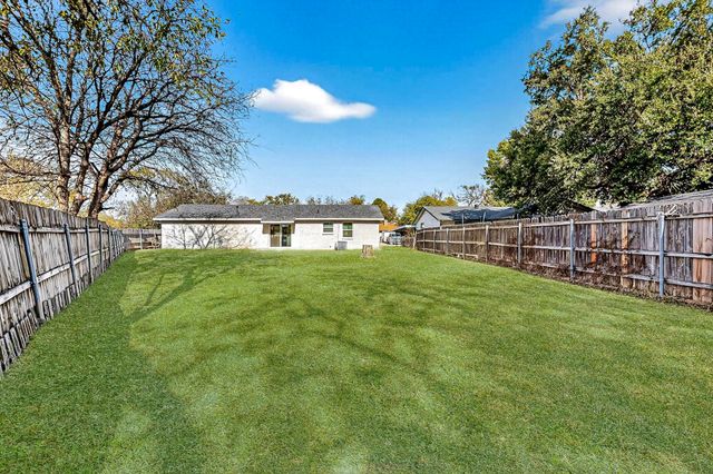 5808 Hanson Drive, Watauga, TX 76148