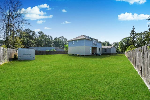93 Road 5101, Cleveland, TX 77327
