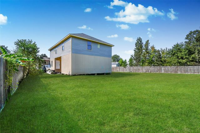 93 Road 5101, Cleveland, TX 77327