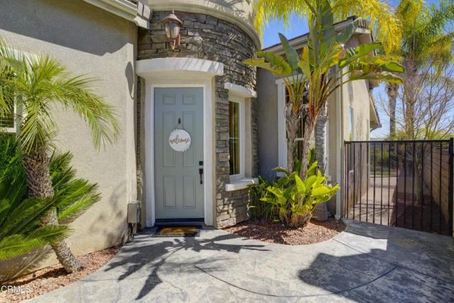 28434 Agajanian Drive, Santa Clarita, CA 91390