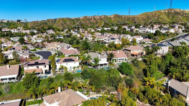 28434 Agajanian Drive, Santa Clarita, CA 91390