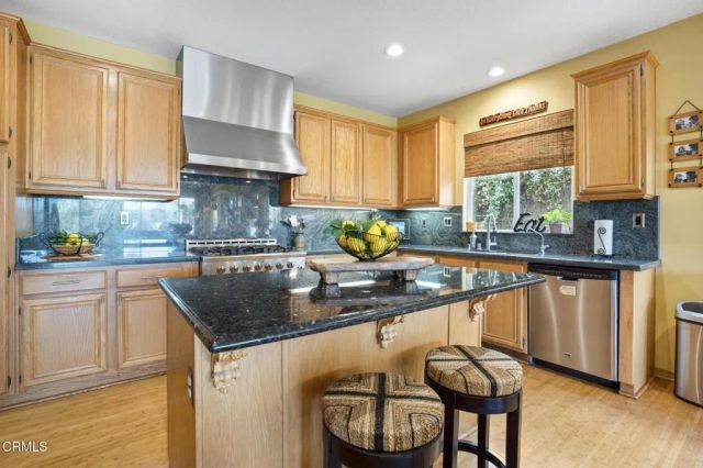 28434 Agajanian Drive, Santa Clarita, CA 91390