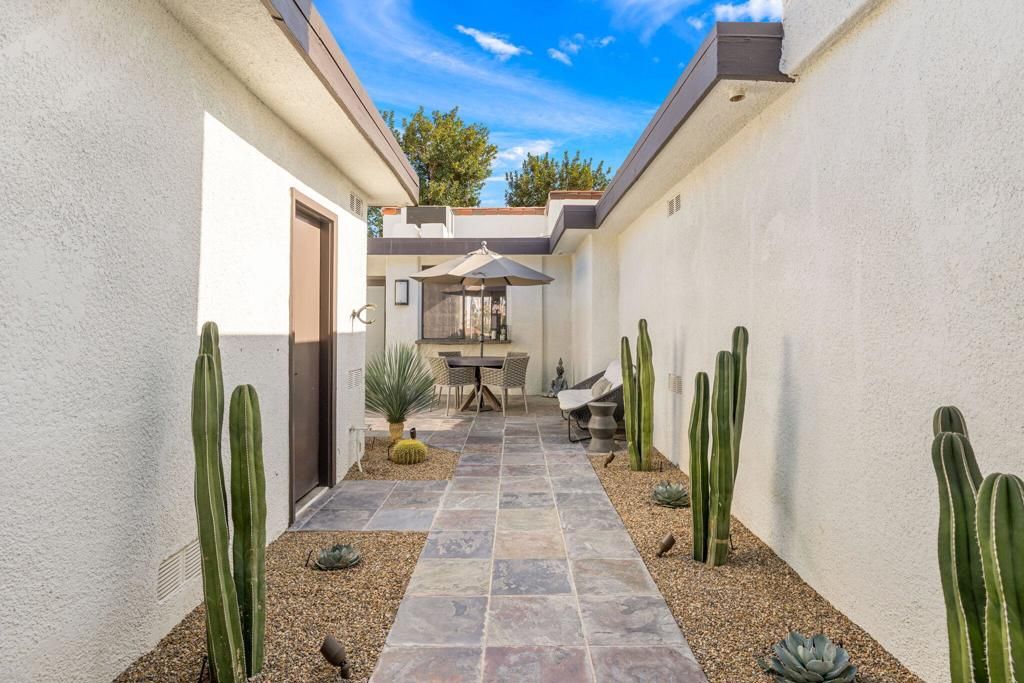 89 Calle Encinitas, Rancho Mirage, CA 92270