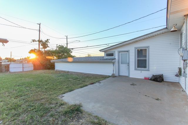 600 Caylor Dr, Big Spring, TX 79720