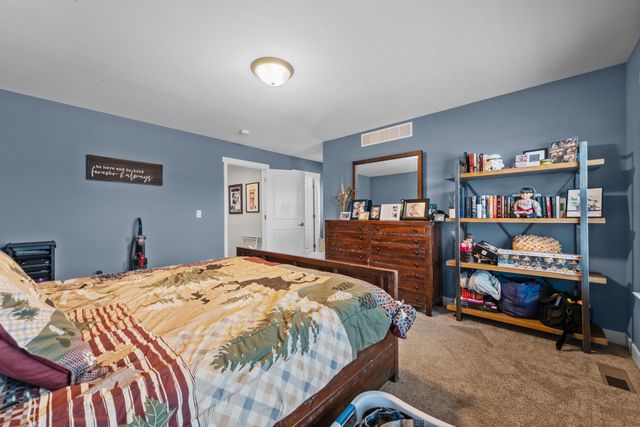 4515 Marie Therese Circle, Hamburg Twp, MI 48169