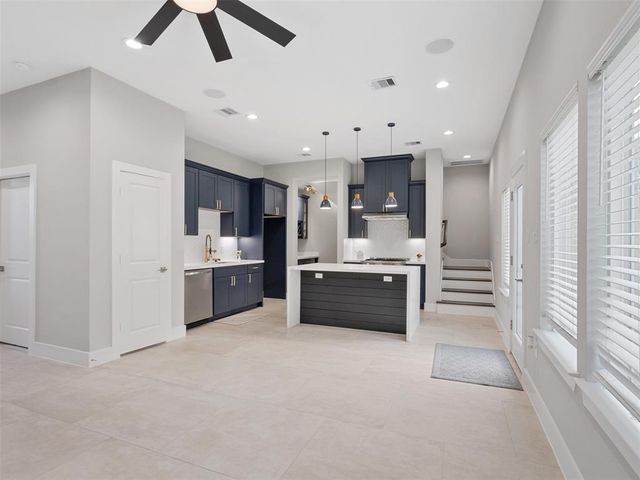 825 Paul Quinn Street F, Houston, TX 77091