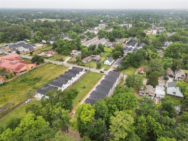 825 Paul Quinn Street F, Houston, TX 77091