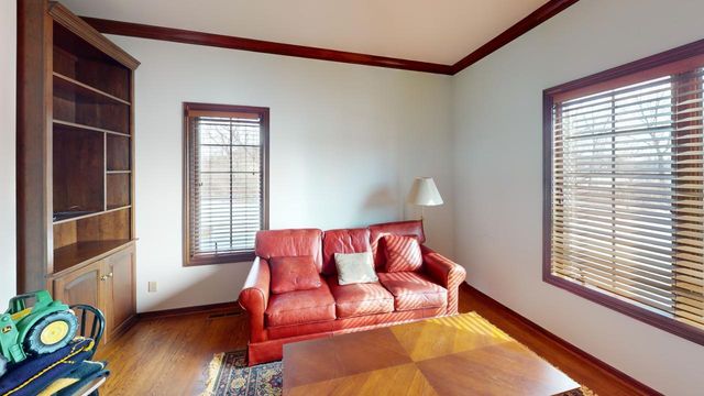 811 Royal Dublin Lane, Dyer, IN 46311