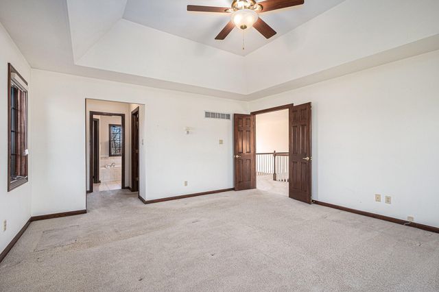 811 Royal Dublin Lane, Dyer, IN 46311