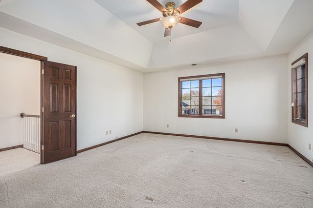 811 Royal Dublin Lane, Dyer, IN 46311