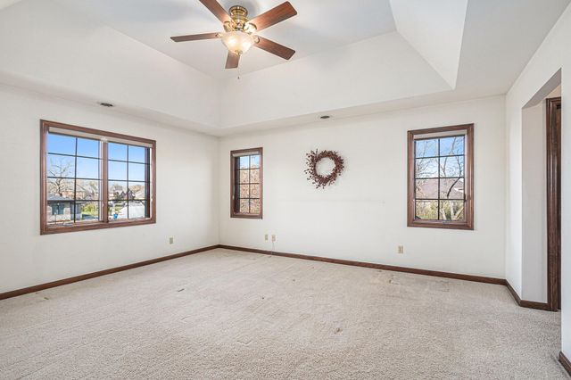 811 Royal Dublin Lane, Dyer, IN 46311