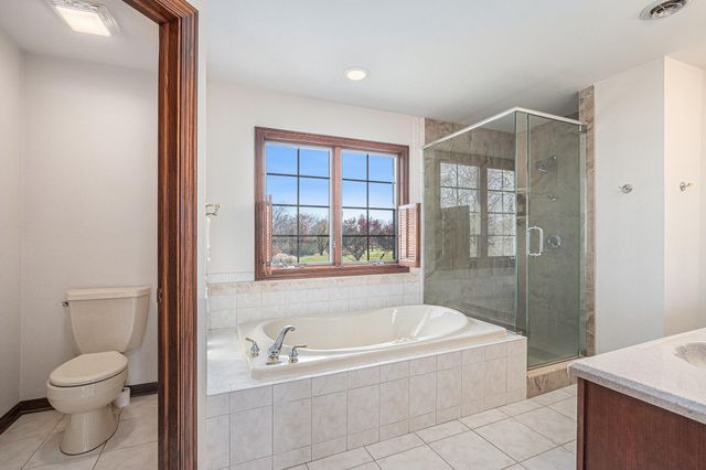 811 Royal Dublin Lane, Dyer, IN 46311