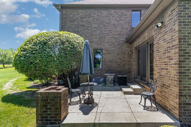 811 Royal Dublin Lane, Dyer, IN 46311