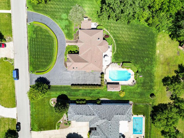 811 Royal Dublin Lane, Dyer, IN 46311