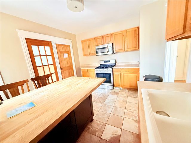 948 Monroe Avenue, Rochester, NY 14607