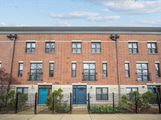 1804 N SPAULDING Avenue, Chicago, IL 60647