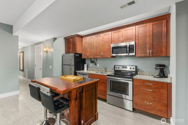 2858 NW 90th Place, Seattle, WA 98117